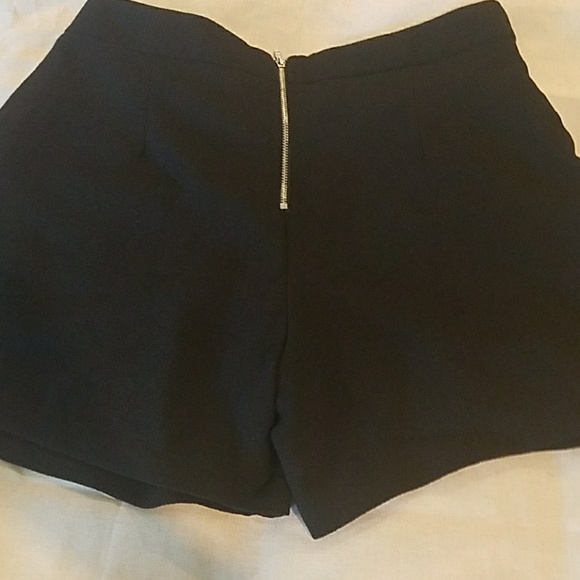 Sophie Rue skorts - Picture 3 of 3